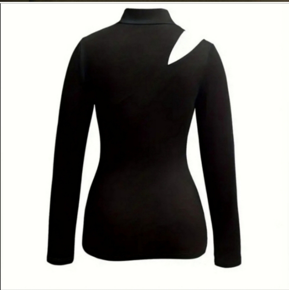 Cold shoulder asymmetrical black top with accents XL. EuC - Picture 4 of 4